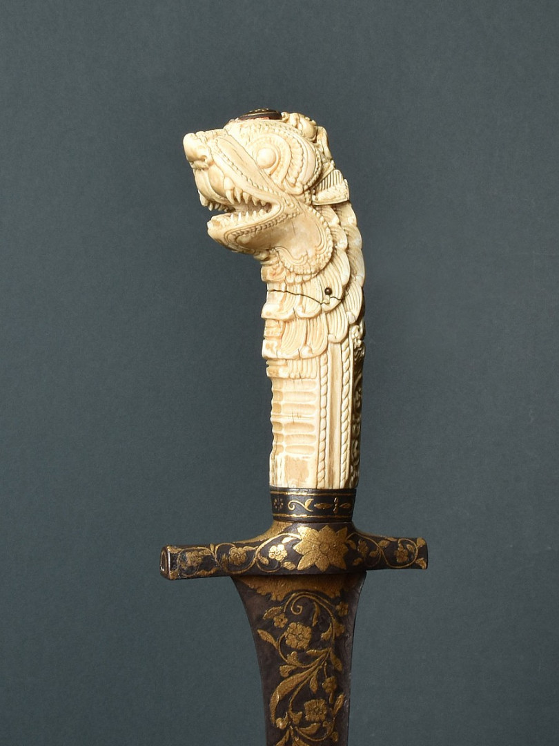 Pedang Suduk Maru Sword