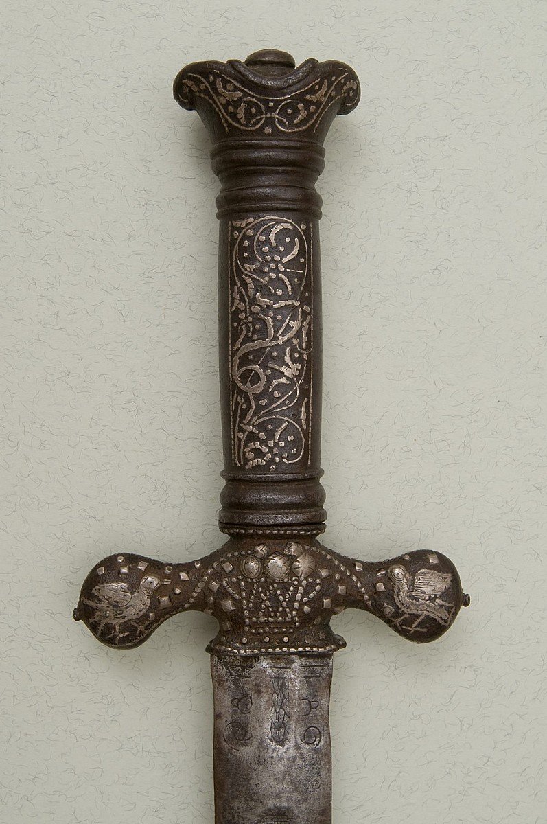A rosary-bladed dagger